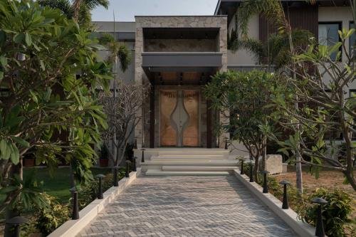 the-palmnest-outdoor_1